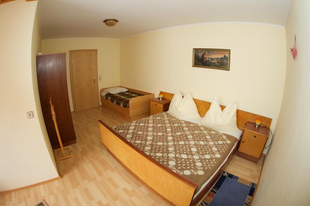 Haus Stoeffler Apartman Reisach Szoba fotó